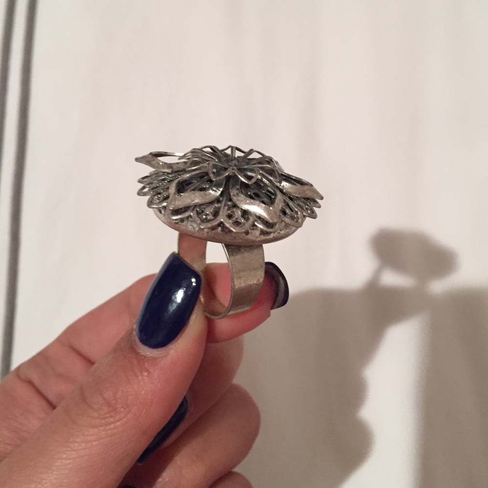 Silver Flower Metal Ring - Picture 6 of 6